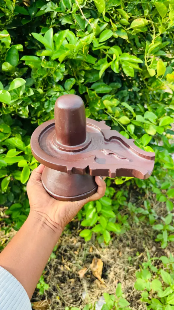 Single Stone Made akhand narmadeshwar shivling in 4 inch size