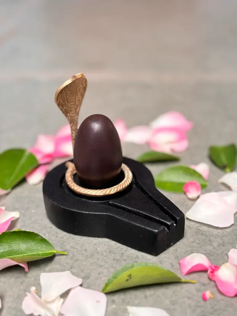 Small Size Swayambhu narmadeshwar shivling with flat jaladhari  || smallest size shivling for home | 1.5 inch narmadeshware shivling